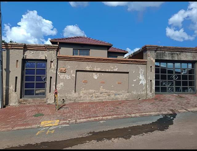 3 BEDROOM HOUSE FOR SALE IN CLAYVILLE